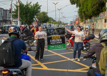 Ação do Núcleo de Proteção à Criança leva conscientização aos sinais de trânsito em Manaus
