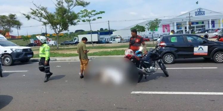 Motorista de app perde a vida ao desviar de objeto caído na pista 