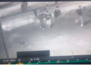 Vídeo: Adolescente de 14 anos morre após ser nocauteado por assaltante que roubou seu celular