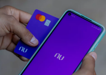Clientes que sacaram dinheiro sem saldo no Nubank podem responder por furto