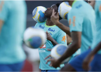 Em último jogo, Brasil encara Uruguai e busca chegar na segunda posição das Eliminatórias