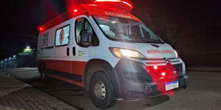 Segurança e criminoso são baleados ao trocarem tiros no bairro Mundo Novo