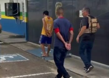 Presa dupla que se passava por compradores de confecção e semi-joias no Alvorada