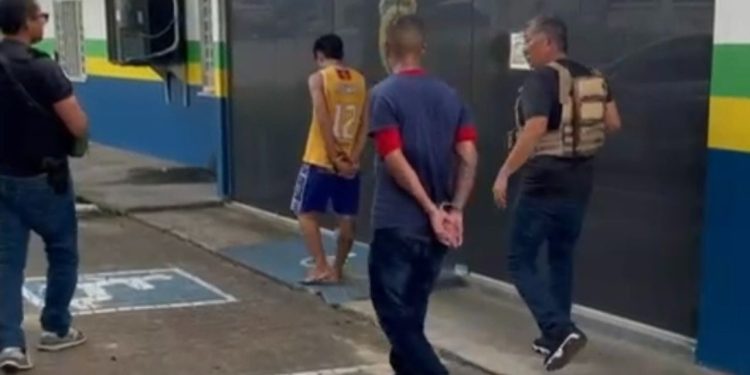 Presa dupla que se passava por compradores de confecção e semi-joias no Alvorada