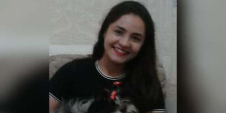 Mulher desaparece após sair de casa no bairro Flores