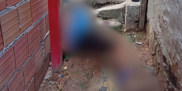 Populares encontram homem amarrado e morto em rip-rap na Compensa