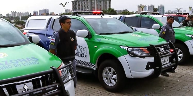 Viaturas da PM estão sendo retidas pela empresa que as aluga por falta de pagamento. É isso mesmo; a empresa Tecway está retendo os veículos que chegam para manutenção, por falta de pagamento