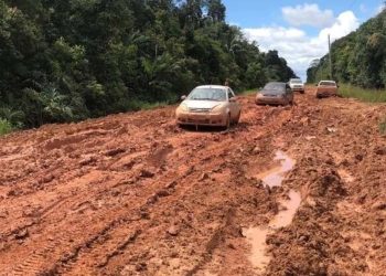 A BR-319 será totalmente asfaltada, uma demanda da população amazonense e do Norte há mais de 30 anos. Lula garantiu ontem