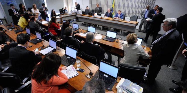 A guerra final começou hoje na Comissão de Constituição e Justiça do Senado, pela Zona Franca de Manaus. São as últimas discussões para a Reforma Tributária