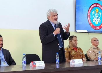 Conselheiro do TCE-AM realiza conferência sobre contas públicas para bombeiros do Amazonas