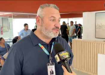 Prefeitura entrega cestas básicas para permissionários da praia da Ponta Negra