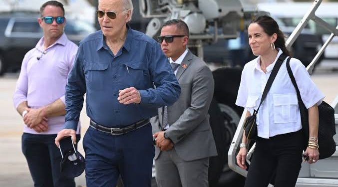 Joe Biden chega a Manaus para 1ª visita de presidente dos EUA