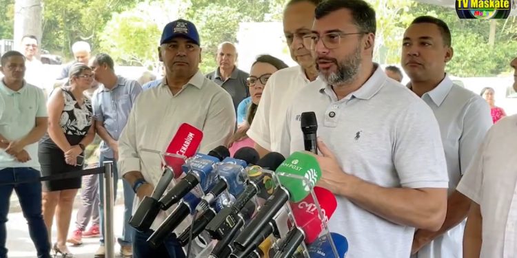 Governador entrega 10 mil cestas básicas a pescadores impactados pela estiagem