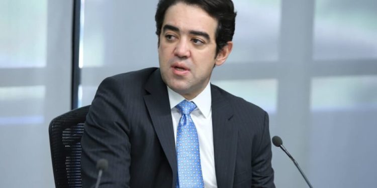 TCU contrata salão com massagens relaxantes e serviço íntimo