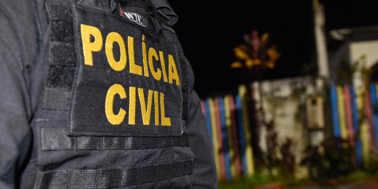 Homem que matou ex-companheira grávida com tiro de espingarda é preso no AM