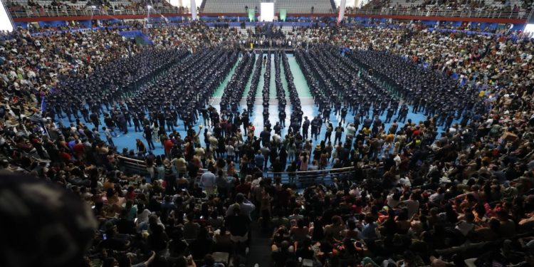 Mil novos policiais militares se formam e vão reforçar a segurança no Amazonas