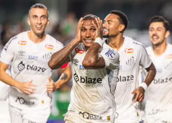 Tudo novo de novo: Santos volta à Série A do Brasileirão, mas não tem legado para 2025