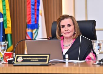 Yara Amazônia Lins é reeleita presidente do TCE-AM