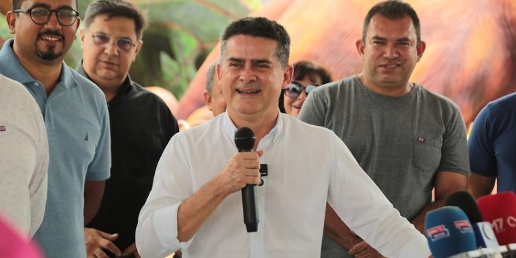 Prefeito David Almeida comemora 2 milhões de visitantes no Gigantes da Floresta