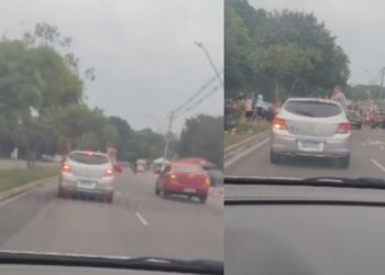 Motorista filma homem sentado na janela de carro em alta velocidade no Distrito