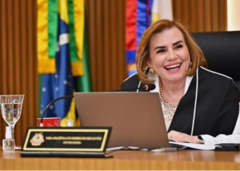 Vídeo: Dama de Ferro Yara Lins envia mensagem de Feliz Natal