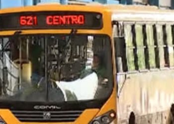 Ônibus da linha 621 'até o tucupi de passageiros' é assaltado por criminosos em Manaus