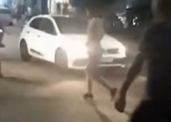 Vídeo: ‘valentões’ brigam com terçados em frente à Feira da Panair