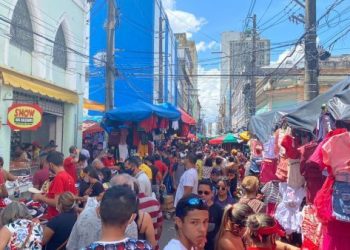 Mesmo com a crise financeira, a maior festa cristã não pode passar em branco. Pesquisa aponta que 91% dos manauaras planejam presentear alguém no Natal deste ano