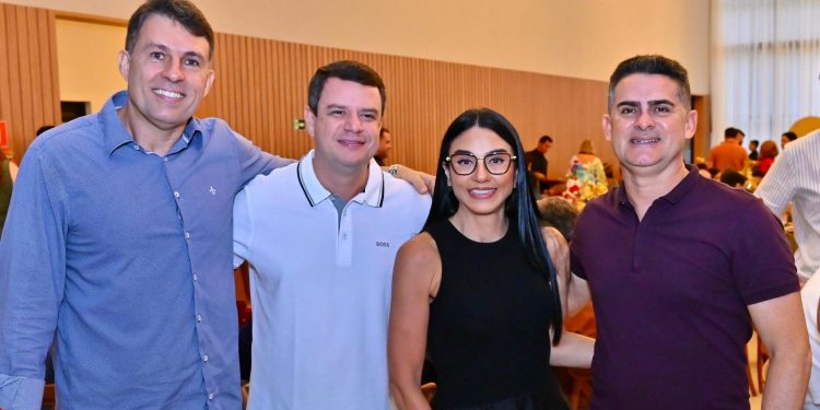 Prefeito David Almeida confirma continuidade de dois secretários no próximo mandato