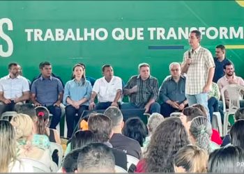 Governador Wilson Lima entrega 70 toneladas alimentos do PAA para instituições sociais