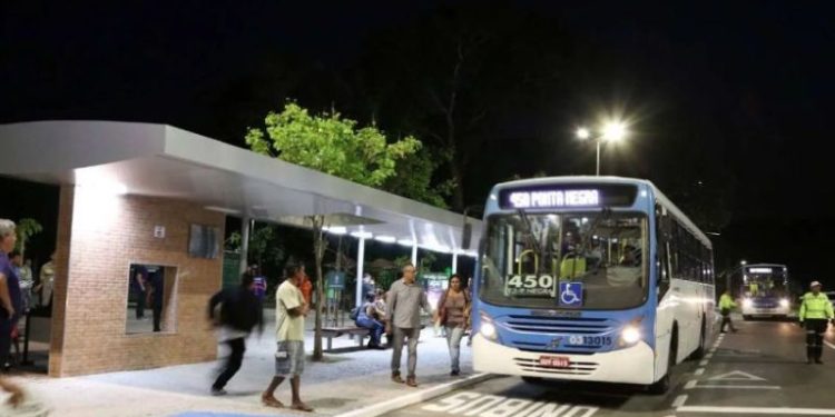 Transporte coletivo será reforçado no Réveillon Manaus 2025