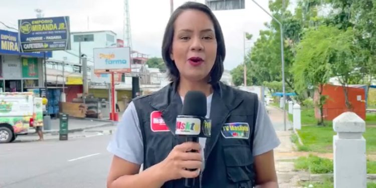 Mãe se desespera ao ver o filho morto com sete tiros