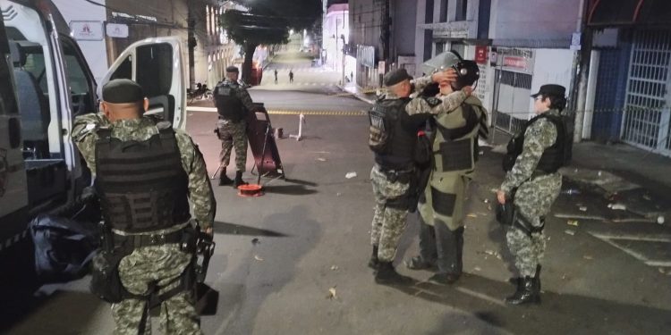 Polícia Militar desmantela artefato explosivo encontrado no Centro de Manaus