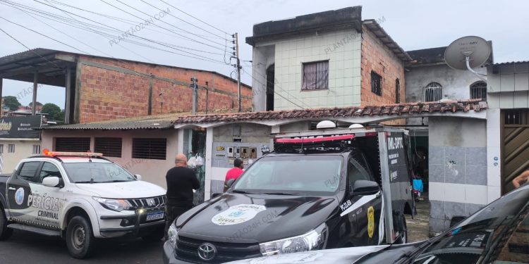 Esposa assiste o marido sendo executado com 20 tiros na zona leste de Manaus