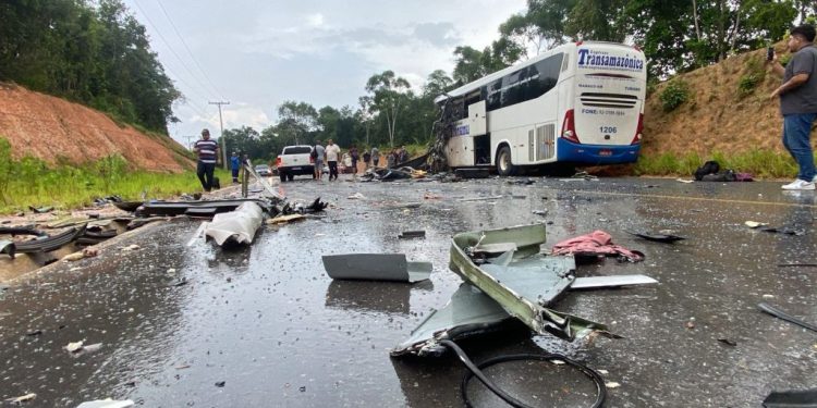 Justiça mantém prisão do motorista de carreta envolvido em acidente que matou 4 na AM-010