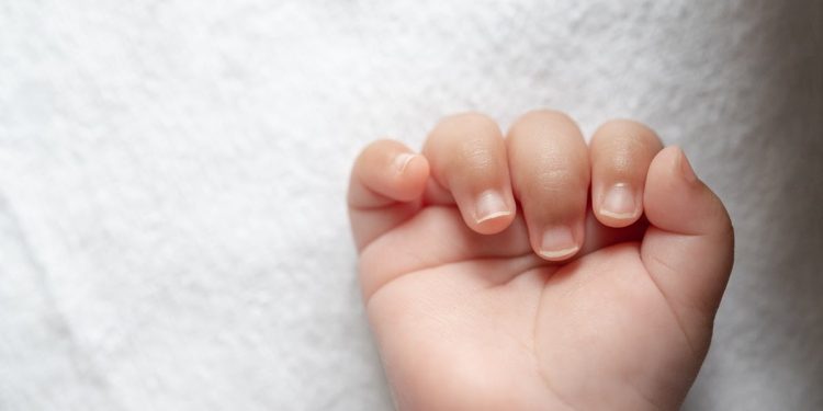 Bebê morre por maus-tratos e casal acaba preso no Amazonas