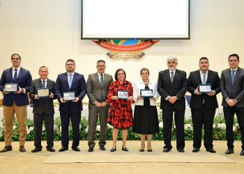 TCE-AM premia instituições por excelência em Transparência