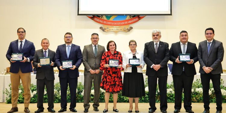 TCE-AM premia instituições por excelência em Transparência