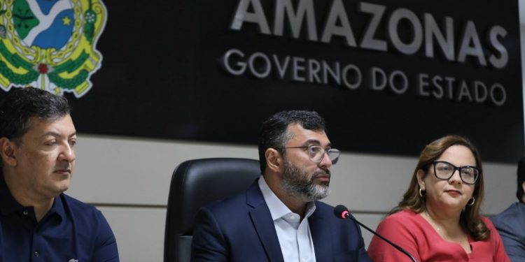 Wilson Lima anuncia abono do Fundeb para mais de 32 mil servidores da Educação