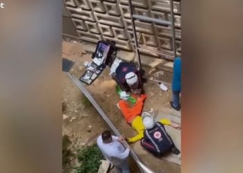 Detento pulou de 2° andar para fugir de julgamento e quebrou a perna