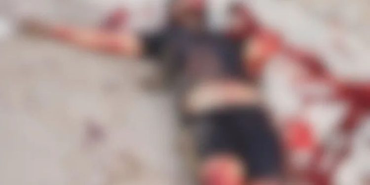 População põe fim na vida de drogado que batia na esposa no interior do Amazonas; IMAGEM FORTE