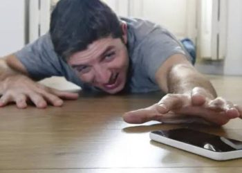 Celular vicia tanto quanto cocaína