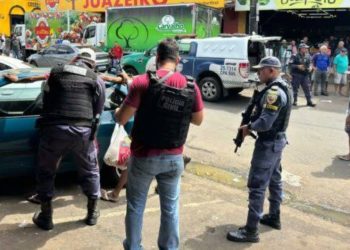 Um total de 1800 PMs reforça policiamento em áreas críticas