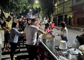 Grupo de voluntários distribuirá sopa e cobertores para pessoas em situação de rua em Manaus