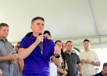 Prefeito David Almeida entrega 20 novos ônibus e reforça compromisso histórico com o transporte público