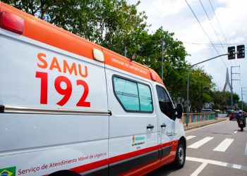 Homem é esfaqueado e tem celular roubado em parada de ônibus no bairro Cidade Nova