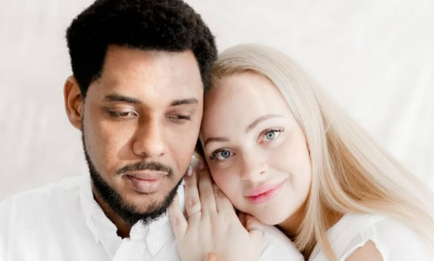 Marido paga R$ 1.200 por mês à esposa por “ela ser mãe e menstruar”