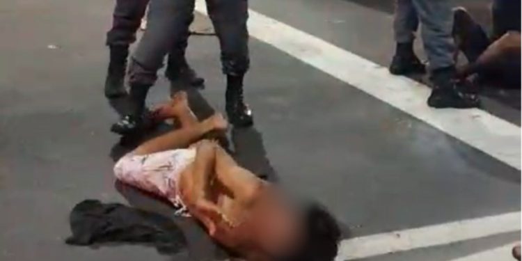 Suspeitos de desviar rota de ônibus para cometer assalto são presos em Manaus