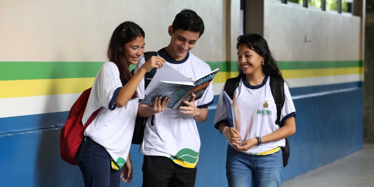 Prazo para efetivação de matrículas por reordenamento encerra nesta quarta-feira