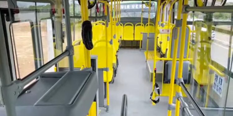 Zonas Norte e Oeste recebem 20 novos ônibus para melhorar o transporte público